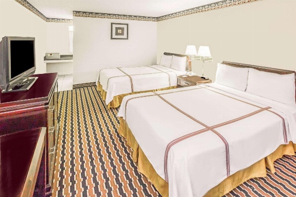 Travelodge by Wyndham Shreveport LA image 4