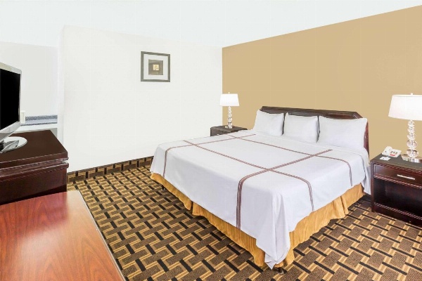 Travelodge by Wyndham Shreveport LA image 5
